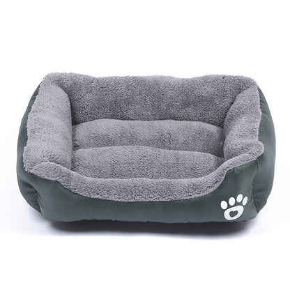Soft Fleece Pet Bed with Waterproof Base
